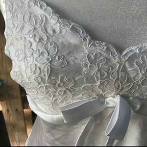 White Jones New York nightgown/robe